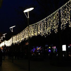 Бахрома 10 м на 0,7 м  150LED Теплый белый цвет