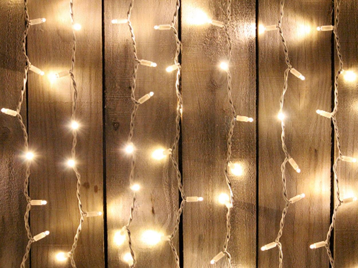 Гирлянда_3_на_2_5_на_белом_провде_560_LED LED гирлянда штора 3 на 2,5 метров 560 LED белый провод