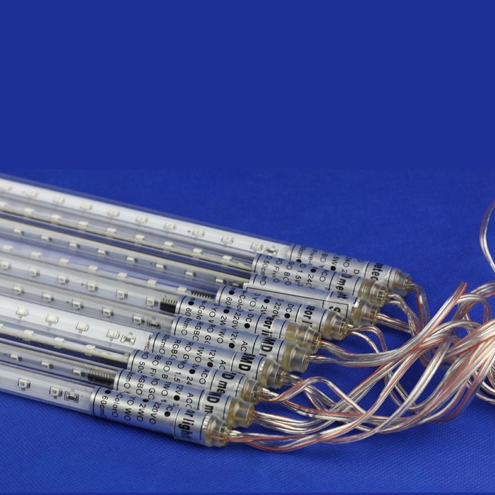 Светодиодная_тающая_сосулька_на_дерево_LED_30_см Гирлянда тающая сосулька 30 см LED — изображение 5
