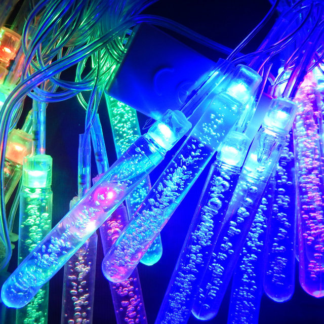 Сосульки_гирлянды_уличные_LED Гирлянда сосулька 40 LED разноцветная