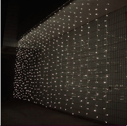 Уличные_гирлянды_штора_3_на_3_метра_LED_750 Гирлянда штора Curtain 3 на 3 метра 600 LED холодный белый — изображение 3