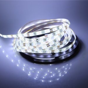 Светодиодная лента 5 метрво 3528 LED белая